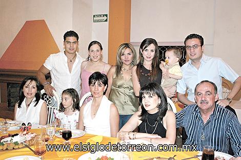 Cony, Ángeles y Lucero Gallardo, Juan José Aguilera, Bernardo Valdéz, Isabel Ortiz, Brenda Ruíz, Lissa y Juan Aguilera.