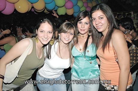 Hilda Rojas, Sandra Galindo, Caro Maisterrena y Adriana Torres.