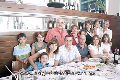 Familia Villarreal Gómez, Jesús Villarreal González, Alicia G. de Villarreal, Jesús Villarreal Gómez, Cristina Berlanga de Villarreal, Alberto Villarreal Gómez, Sandra González de Villarreal, Federico Villarreal y Valeria Russek de Villarreal.