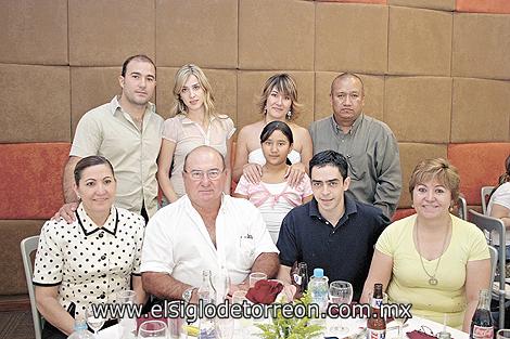 Ernesto Olhagaray Fernández, May Lavín de Olhagaray, Lucía Lavín, Salvador Pujol, Guillermo Cerón, Mónica de Cerón, Lula de Olhagaray, Ernesto Olhagaray Lavín y Fernanda Cerón.