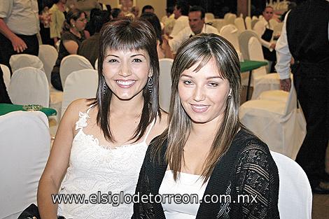 Karla Ávalos de Méndez y Emma Domínguez de G. Colores.