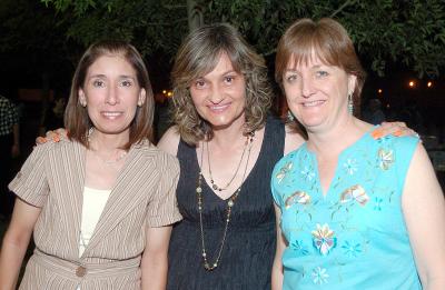 01062006
Martha García, Adriana de Marcos y Mariana López de García.