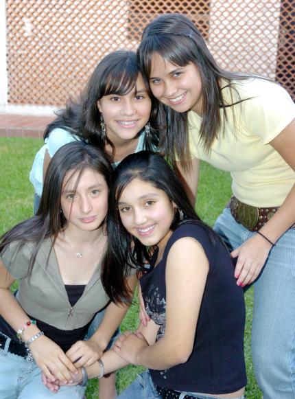 07062006 
Brenda García, Nidia Hernández, Sofía Núñez y Valeria Jiménez.