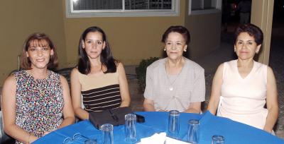 11062006 
Estela Domínguez, Elvira de Lugo, Raquel de Lavín y Amelia Lugo.