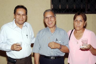 11062006
Gerardo Cuéllar, Luis Ramírez y María Eugenia Wong.