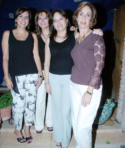 11062006
July de Tueme, Cecilia de Alducín, Adriana de Palma y Caro de Flores.