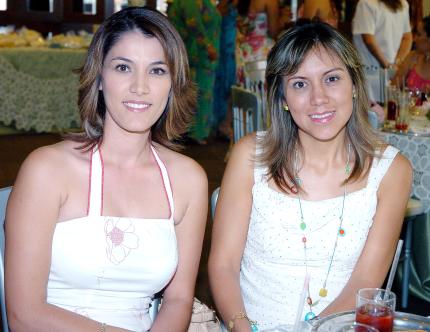 13062006 
Selene de Frías y Susy Armas.