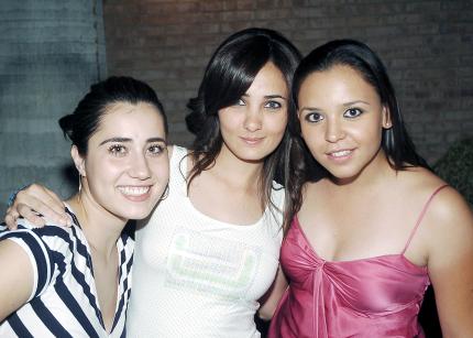 18062006
Gaby Herrera, Marcela Albèniz Franco y Marcela Lavìn.