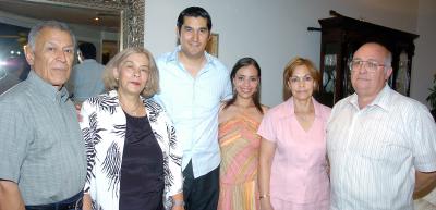 18062006 
Mary Carmen Chávez Villarreal y Humberto Hernández González acompañados por sus papás, Manuel y María del Carmen Chávez, Pablo y Martha Hernández