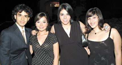 19062006 
Luis Barrientos, Araceli Bernal, Alejandra Mascorro y Andrea Espinosa.