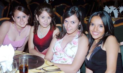 24062006 
Mariana Patiño, Mónica Martínez, Jéssica Ortiz y Mirna López.