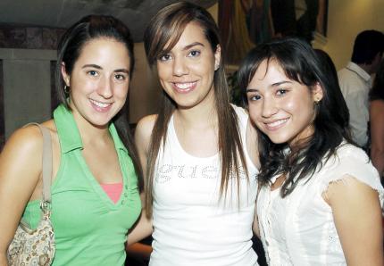 25062006 
Cecy Royo, Luisa Pérez y Nancy de la Garza.