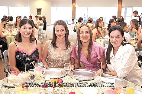 Samar Mansur de Rullan, Velia Martínez de Yarza, Ale Villalobos Zepeda y Yasmín Gutiérrez de Calleja.