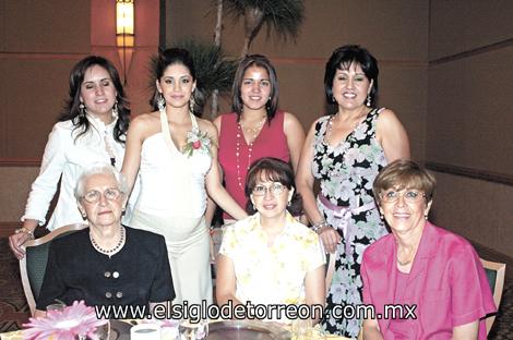 Caro y Luz María Herrera, Ana Sánchez, Luz María Guerrero de Herrera, Elvira Arce Vda. de Herrera, Guadalupe Herrera y Anita Ávila.