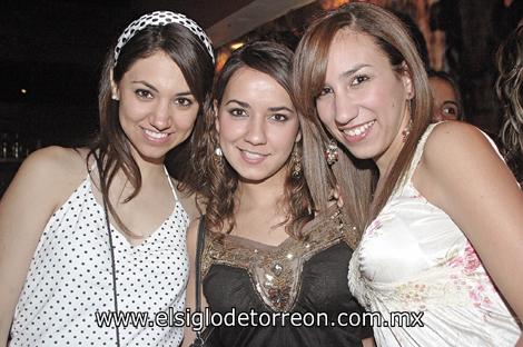 Luly González,  Ana Paola de la Garza y Esthela González.