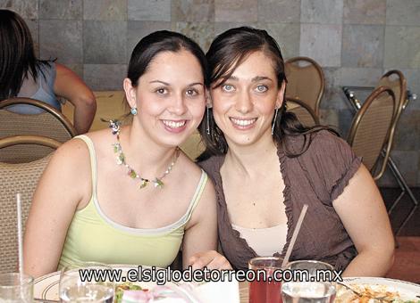 Judith Hernández Sada y Velina Murra de Salinas.