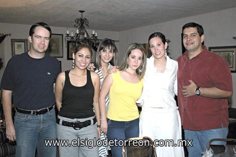 Alejandro Córdoba, Vanessa Flores, Yessica Avelar, Ana Cristina Martínez, Chelito Macías y Poncho Guerrero