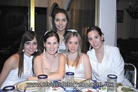 Giovanna Alanis, Martha Jaidar, Samanta Cantú, Erika Gama y Chelito Macías.