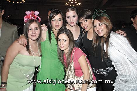 Priscilla Zambrano Bello, Pily González, Daniela Teele, Caty Díaz, Ana Laura Viesca y Brenda Grageda.