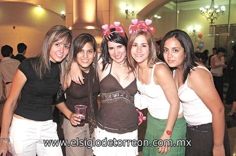 Elisa López, Elisa Delgado, Mariana Martínez, Cristy Martínez y Daniela Licera.