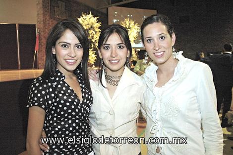 Lilia Reyes, Chelo macias y Liliana Suárez.