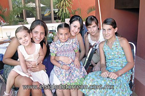 Susana Villarreal, Andrea Manuela Fernández, María Hamas, Renata, Mafer y Daniela Abusaid.