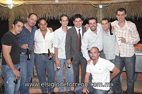 El abuelo, Chema, Raúl, Luis, Poncho, Lalo, Gera, Miguel y Abraham.