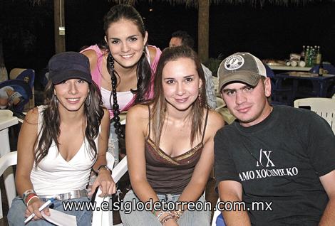 Bárbara Valdepeñas, Brenda Murguía, Paulina Navarrete y Alejandro Jiménez.