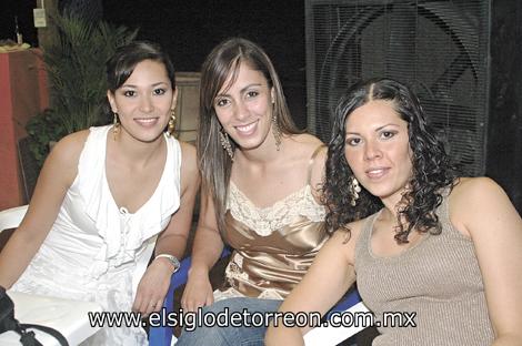 Vero y Gabriela Batres y Susana Romero.