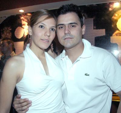 01072006
Ana Caro Dávila y Agustín Saldaña.