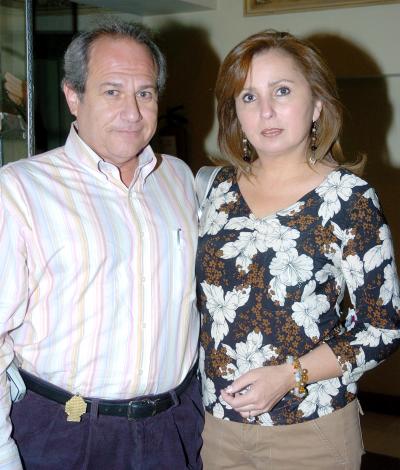 02072006 
Carlos Dávalos y Elia María de Dávalos