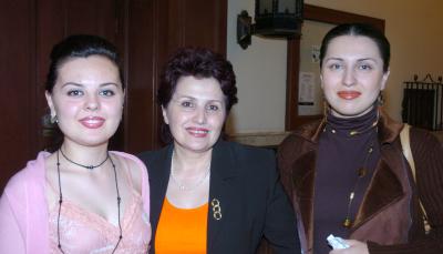 02072006 
Anna Vardyan, Ani Mkrtchyan y Anush Kachatryan