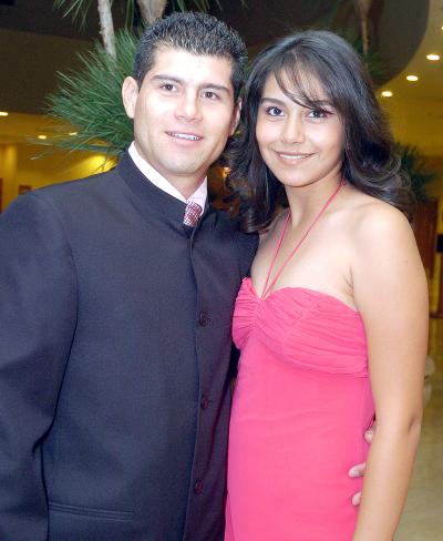 04072006 
Luis Valenzuela y Patricia Alonso Rodríguez.