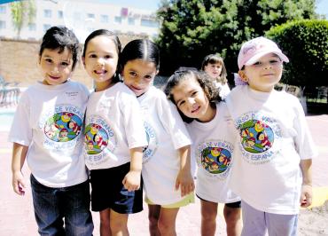 05072006 
Bárbara Chaúl, Paulina Duchanoi, Isabella Torres, Sally Lomely y Sofía Gutiérrez.