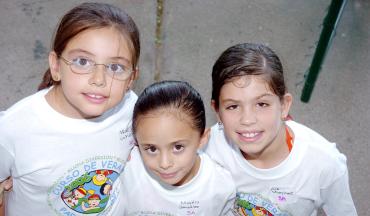 05072006 
Mayela González, Ale Martínez y María José González.