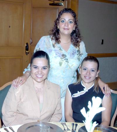 07072006 
Lila Heras, Edith Mascorro y Blanca Valdés.