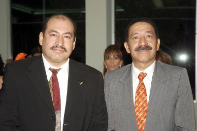 11072006 
Arturo Aguilera y Enrique Flores.