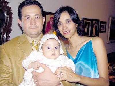 12072006 
Francisco Jesús con sus papás, Juan Carlos Echávarri y Rosy Rivera de Echávarri.