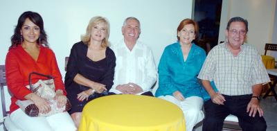 16072006 
Delma Barrios, Rosario Morales, Alfonso Morales, Geraldina González y Jorge González