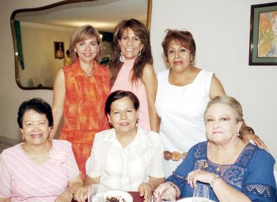 16072006 
Martha de Landeros, Eloísa de Monárrez, Carola de Villalpando, Magdalena Ruiz, Bety de Aguilera y Minerva Alcaraz.