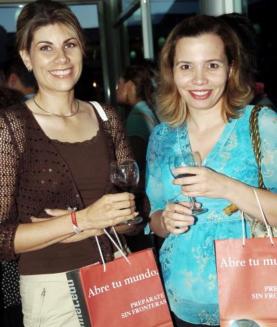 16072006 
Albertina Salmón y Martha Aguilera