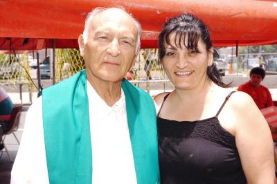 18072006 
 Pbro. José Rodríguez Tenorio y Gabriela García de Ávila.