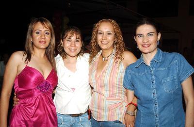 26072006
Fabiola Escalante, Sandra Nicaise, Marilú Venegas y Vero Nava.