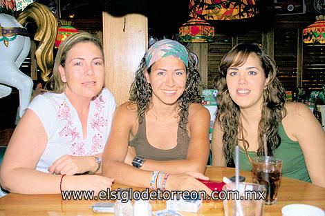 Mercedes Rosales, Karla Ramírez y Renata Garza.