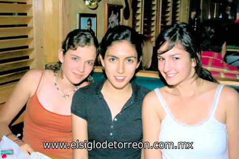 Ana Tere Berlanga, Roxana Ramírez y Anaví Peña.