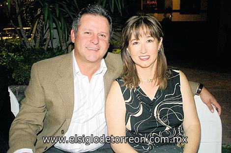 Gerardo Castrellón y Martha Saldaña de Castrellón.