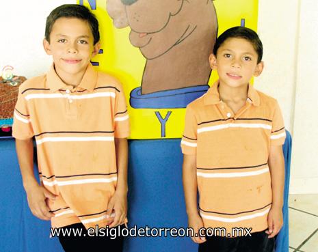 CUMPLEN 7 Y 6 AÑOS
Ángel y José Miguel Fernández Mora.