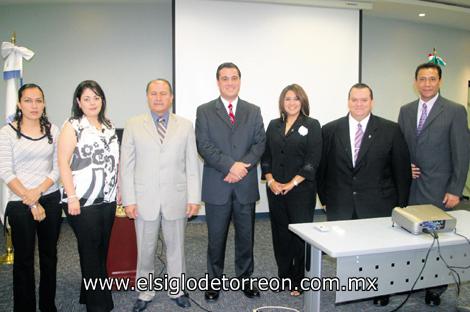 PREMIAN LA EDUCACIÓN
Paloma Armendáriz, Karina Sánchez Fayad, Arturo Sánchez Mondragón, Andrés Sotomayor, Jackeline Giacomán, Iñigo Alonso y Luis Antonio Moreno.