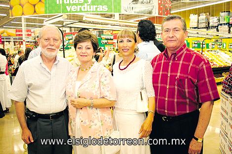 León y Mussy Urow, Nena T. de Cepeda y Román Cepeda.