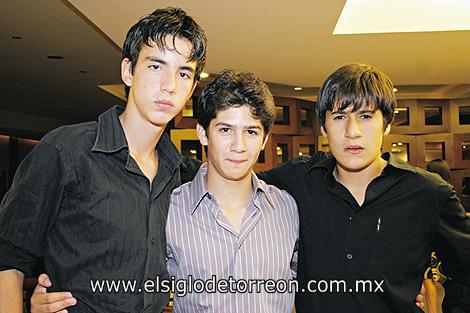 Armando Del Moral, Roberto Echavarri y Wadis Borrego.